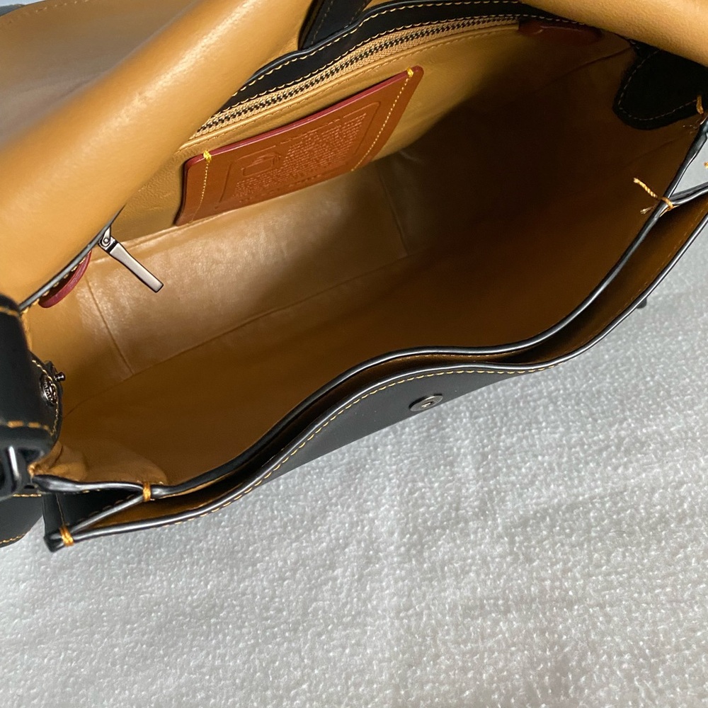 Coach 1941 Saddle Bag with contrasting stitching & matching 1941 Turnlock Wallet - Picture 4 of 16